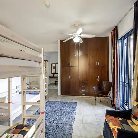 Sycamore Seaview أيا نابا